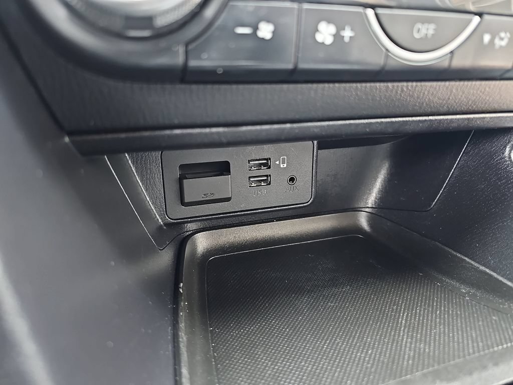 Used 2018 MAZDA MAZDA3 Touring FWD image 24