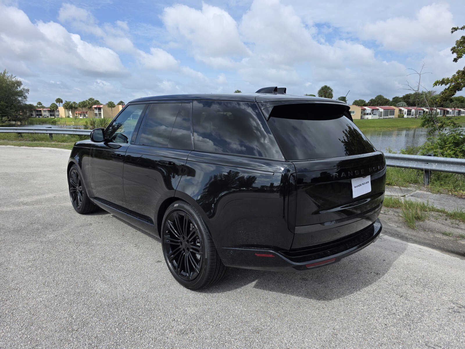 New 2026 Land Rover Range Rover SE AWD/4WD image 2