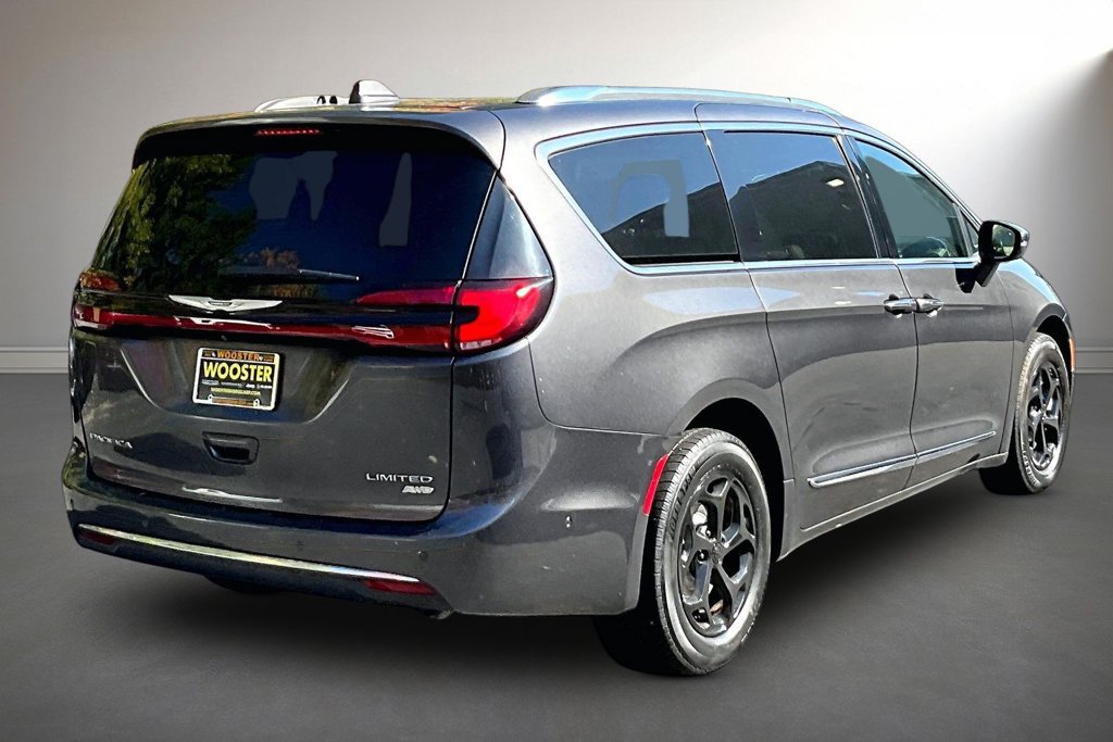 Used 2021 Chrysler Pacifica Limited w/ Premium & Safety Sphere Group AWD/4WD image 5