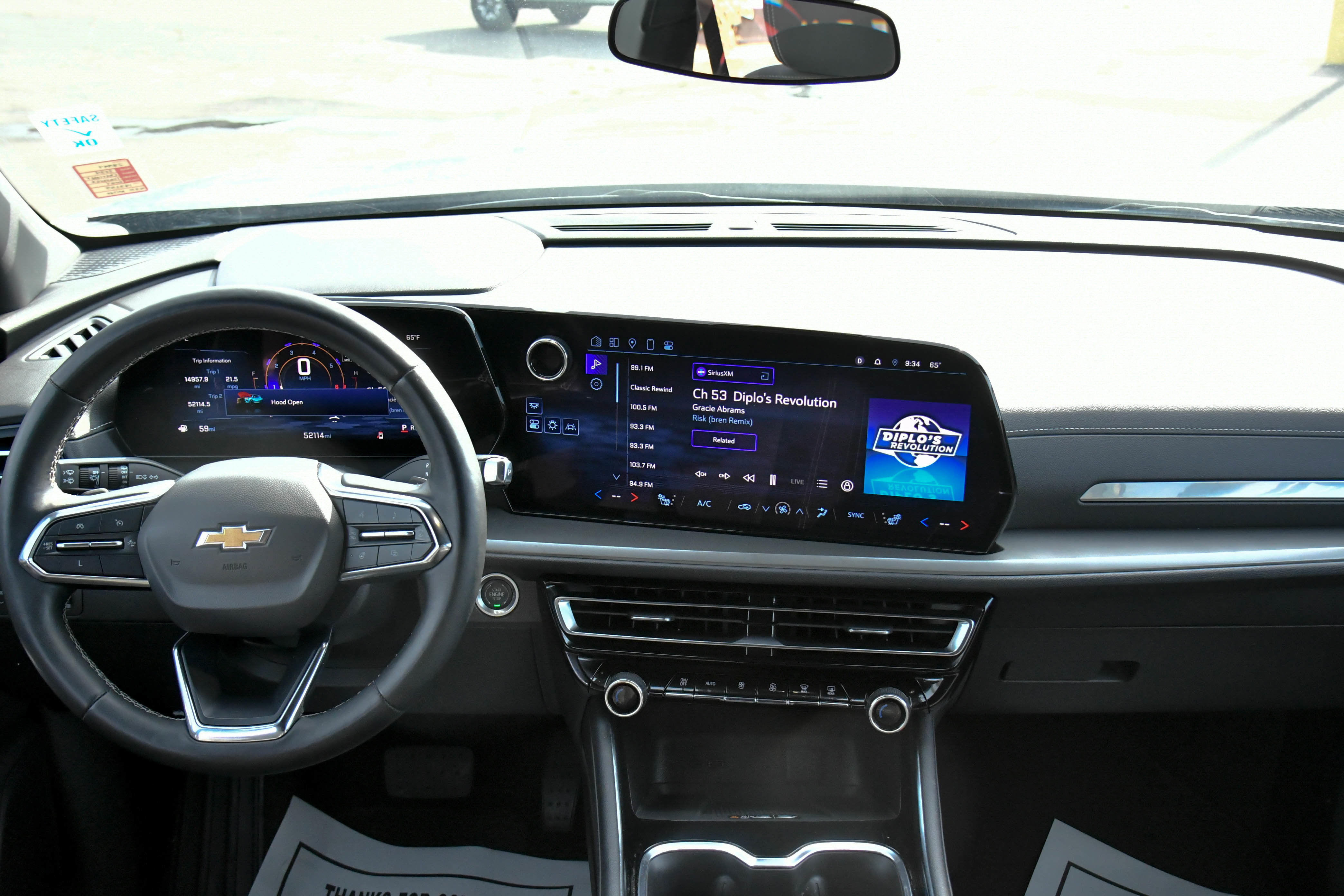 Used 2024 Chevrolet Traverse LT image 46