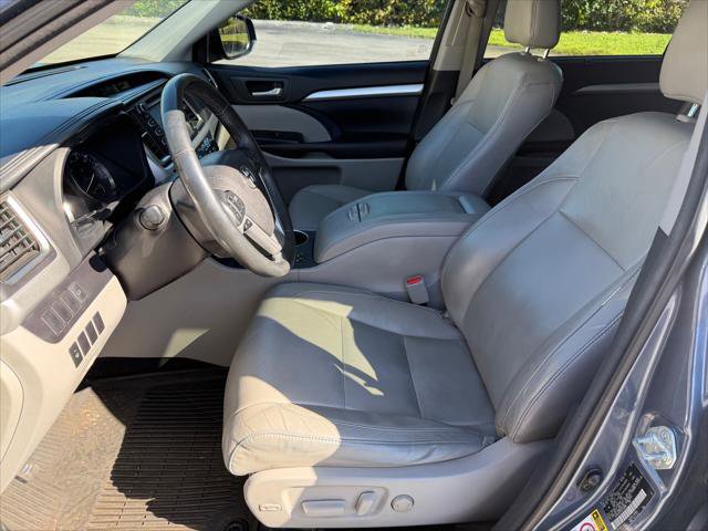 Used 2016 Toyota Highlander XLE image 22