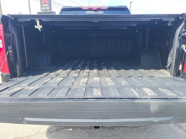 Used 2022 Chevrolet Silverado 1500 High Country w/ Technology Package AWD/4WD image 13