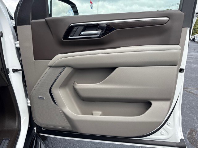 New 2026 Chevrolet Suburban LT w/ Comfort Package image 13