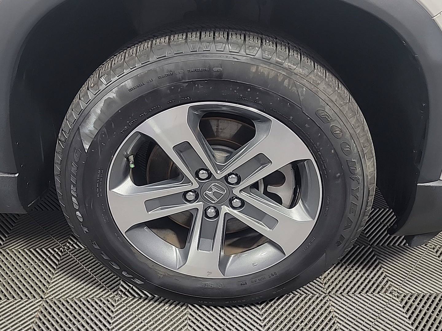 Certified 2025 Honda Pilot EX-L image 3