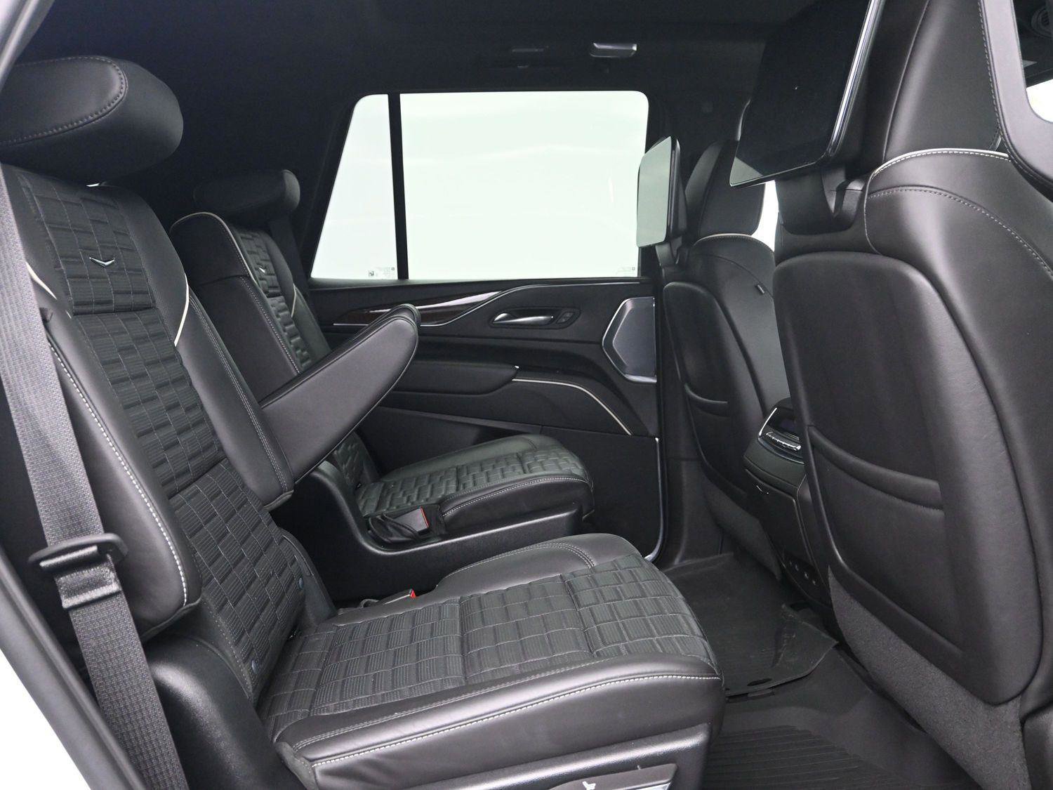 Used 2023 Cadillac Escalade Sport Platinum w/ LPO, ONYX Package image 12