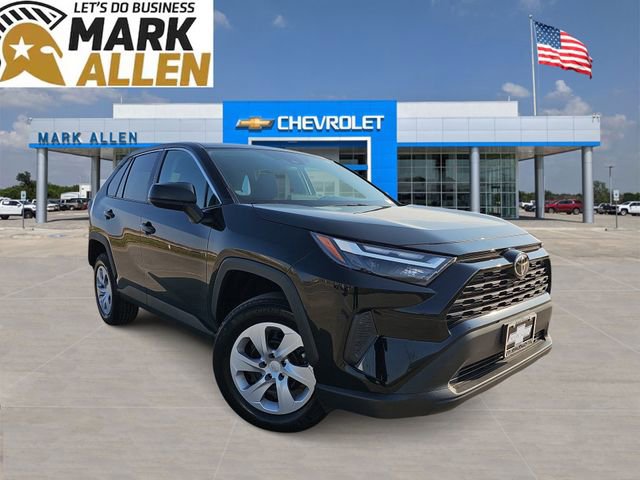 Used 2025 Toyota RAV4 LE AWD/4WD image 1