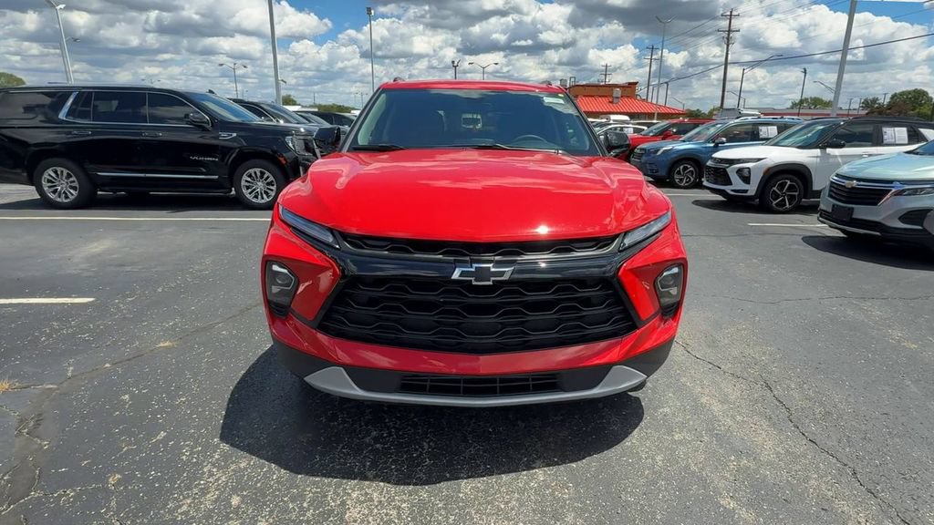 Used 2024 Chevrolet Blazer LT w/ Convenience Package AWD/4WD image 3