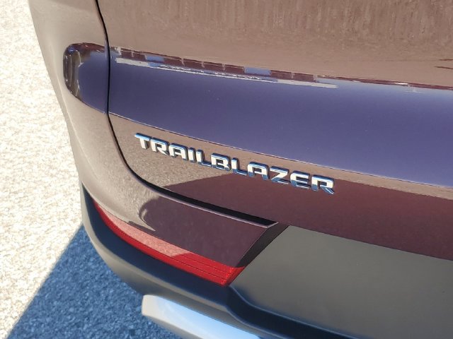 Used 2023 Chevrolet TrailBlazer LT FWD image 7