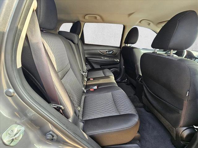 Used 2019 Nissan Rogue SV FWD image 15