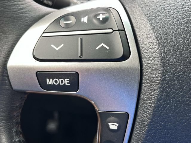 Used 2012 Toyota Highlander Limited w/ Tow Pkg FWD image 27