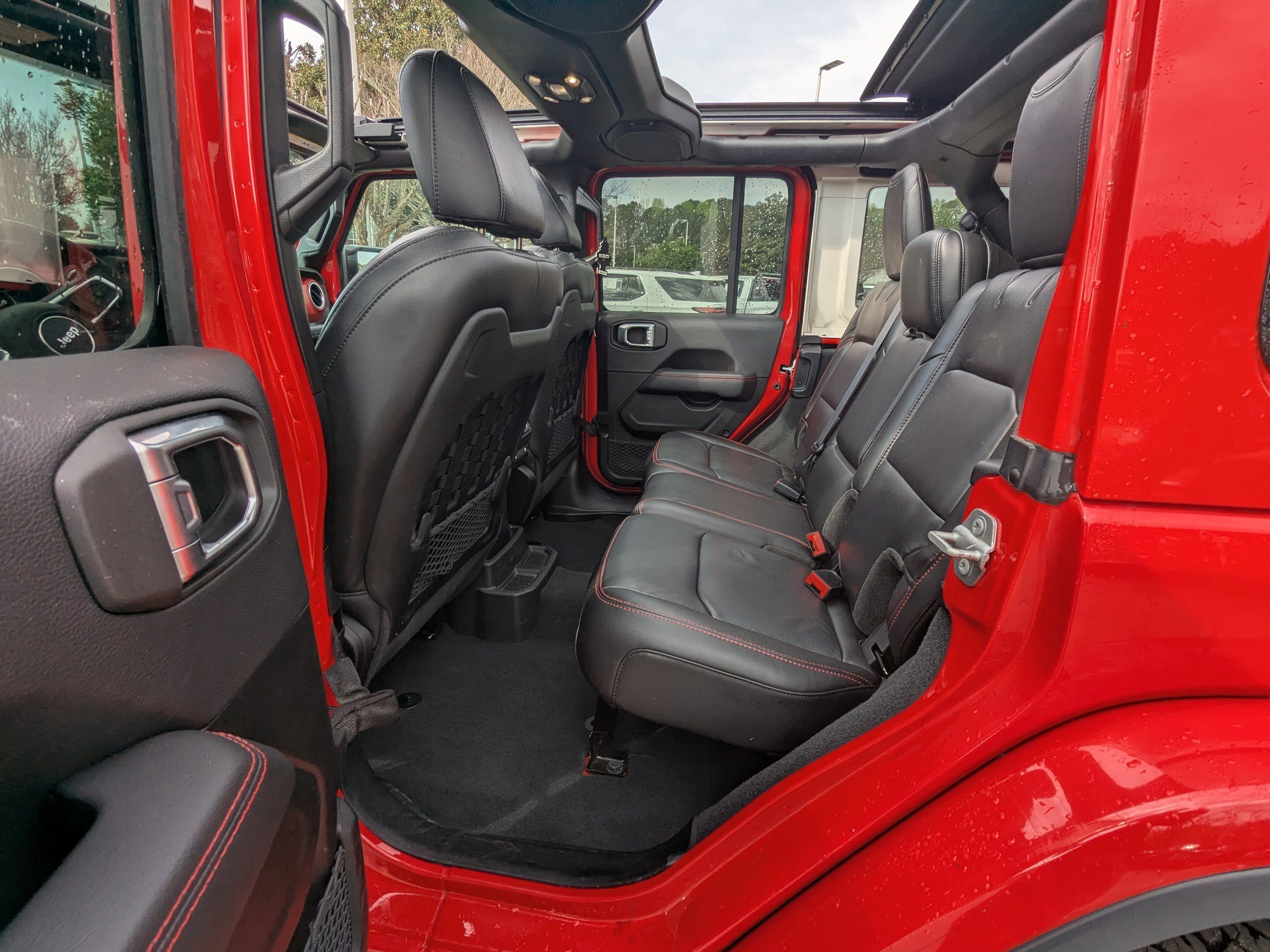 Used 2022 Jeep Wrangler Unlimited Rubicon w/ Xtreme Recon 35" Tire Package image 16