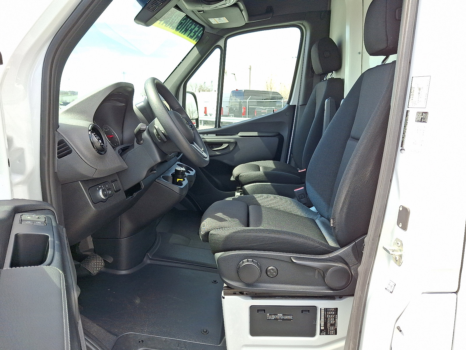 Used 2024 Mercedes-Benz Sprinter 2500 image 16