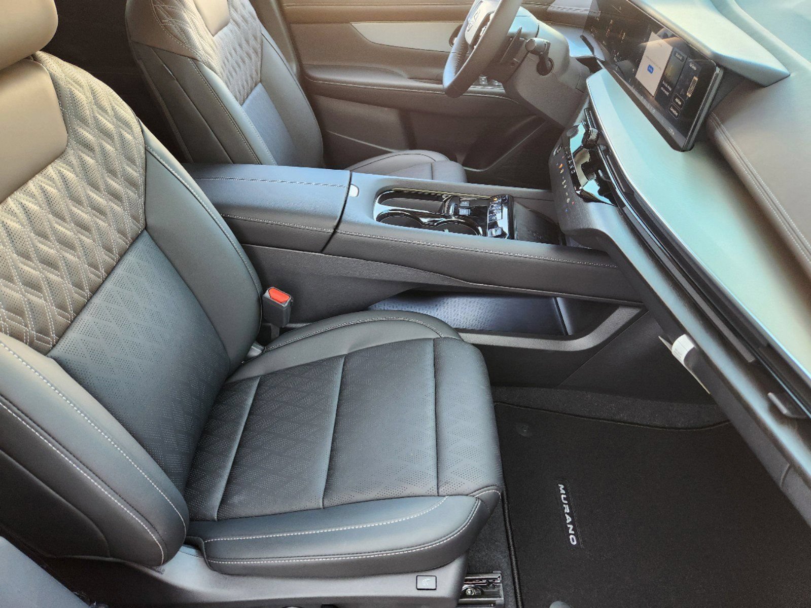 Certified 2025 Nissan Murano Platinum w/ Cargo Package AWD/4WD image 11
