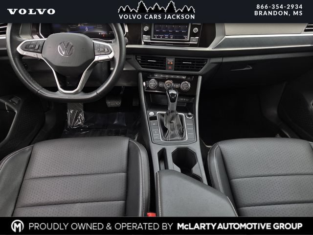 Used 2024 Volkswagen Jetta SE FWD image 8