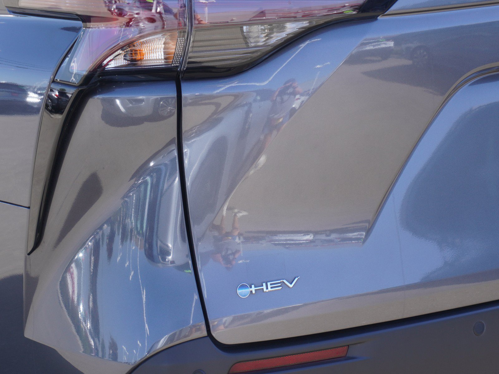 Used 2025 Toyota Sienna XLE w/ XLE Plus Package FWD image 9