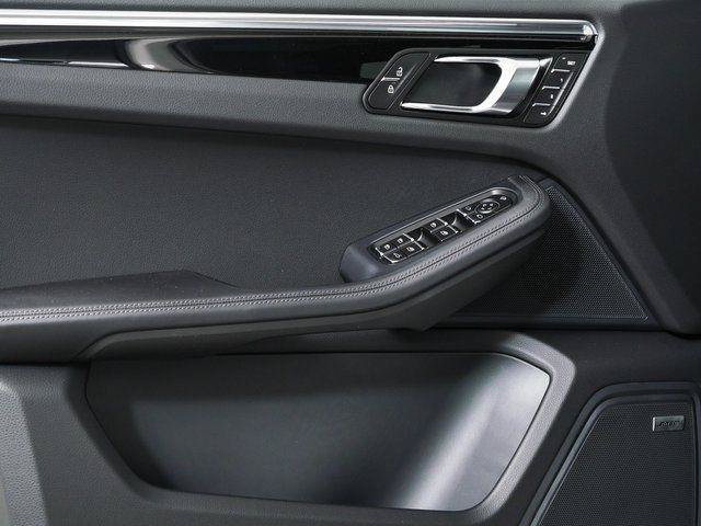 New 2026 Porsche Macan Turbo AWD/4WD image 6