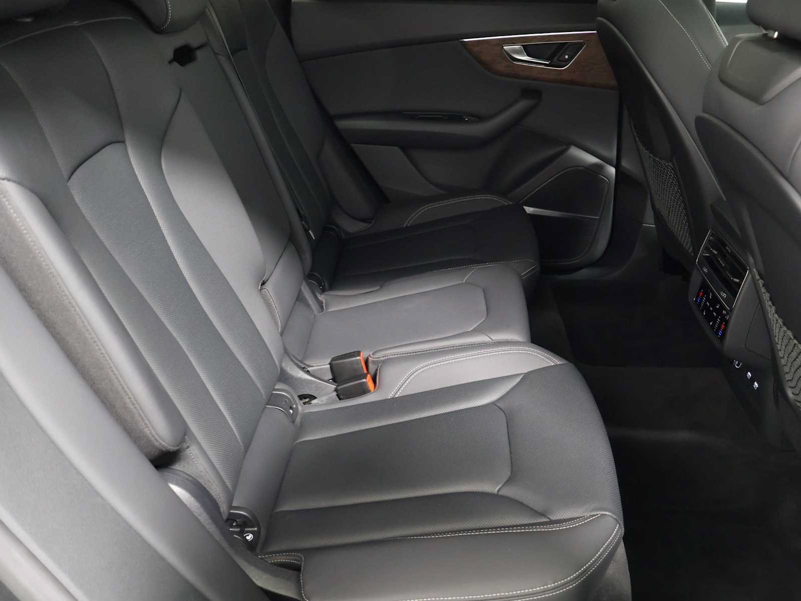 Used 2020 Audi Q8 Prestige w/ Prestige Package AWD/4WD image 35