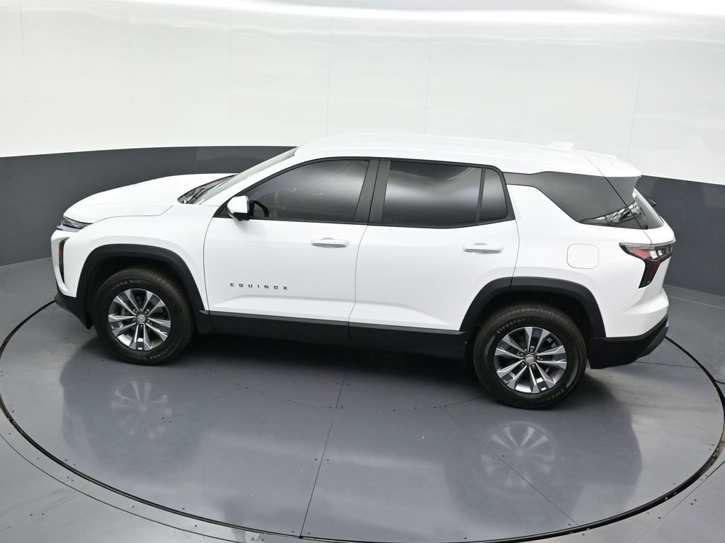 Used 2026 Chevrolet Equinox LT w/ Safety and Technology Package image 16