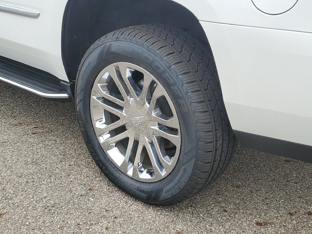 Used 2020 Cadillac Escalade 4WD image 36