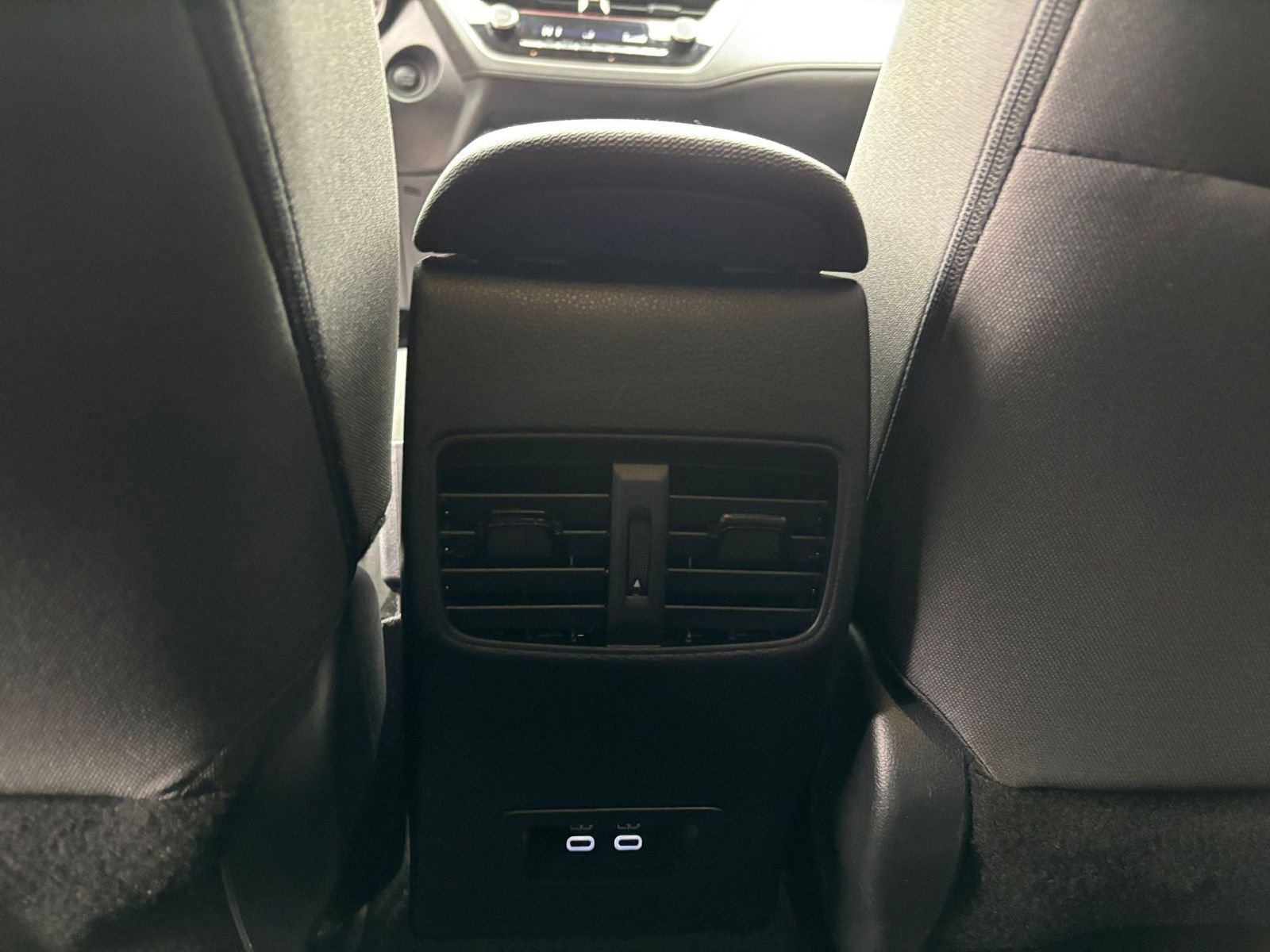 Used 2025 Toyota Corolla Cross LE image 24