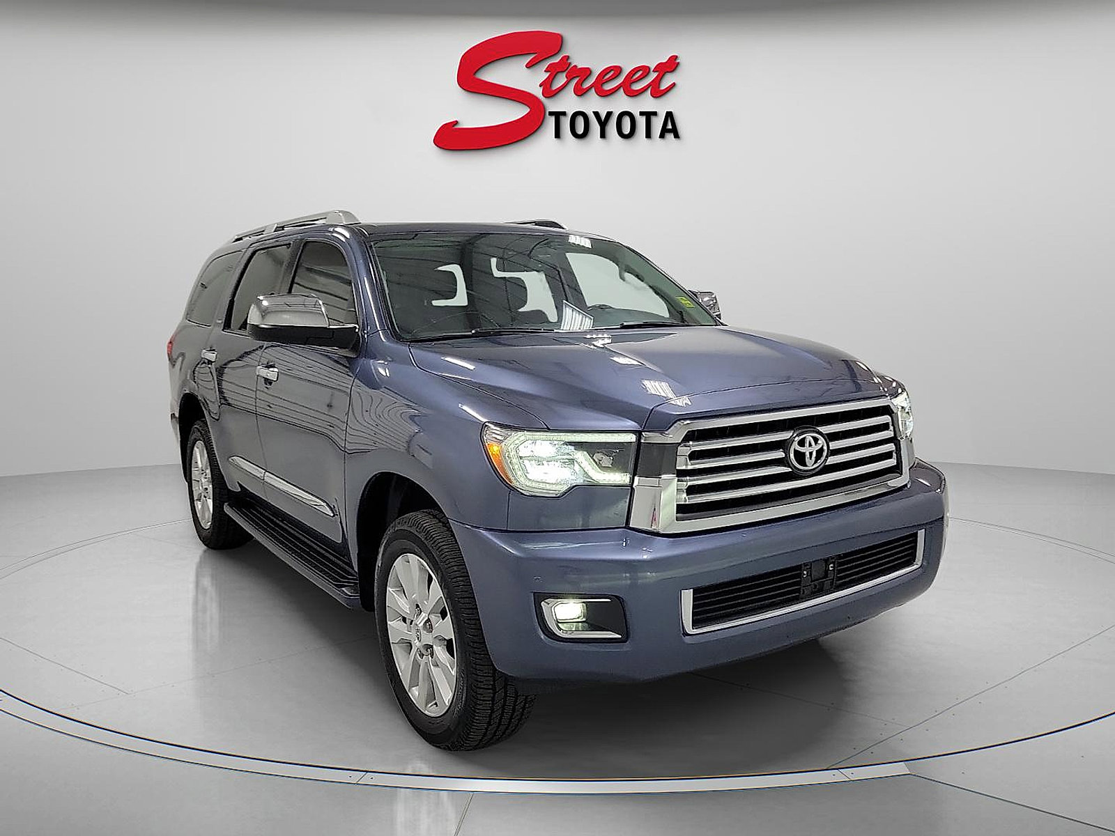 Certified 2019 Toyota Sequoia Platinum AWD/4WD image 5