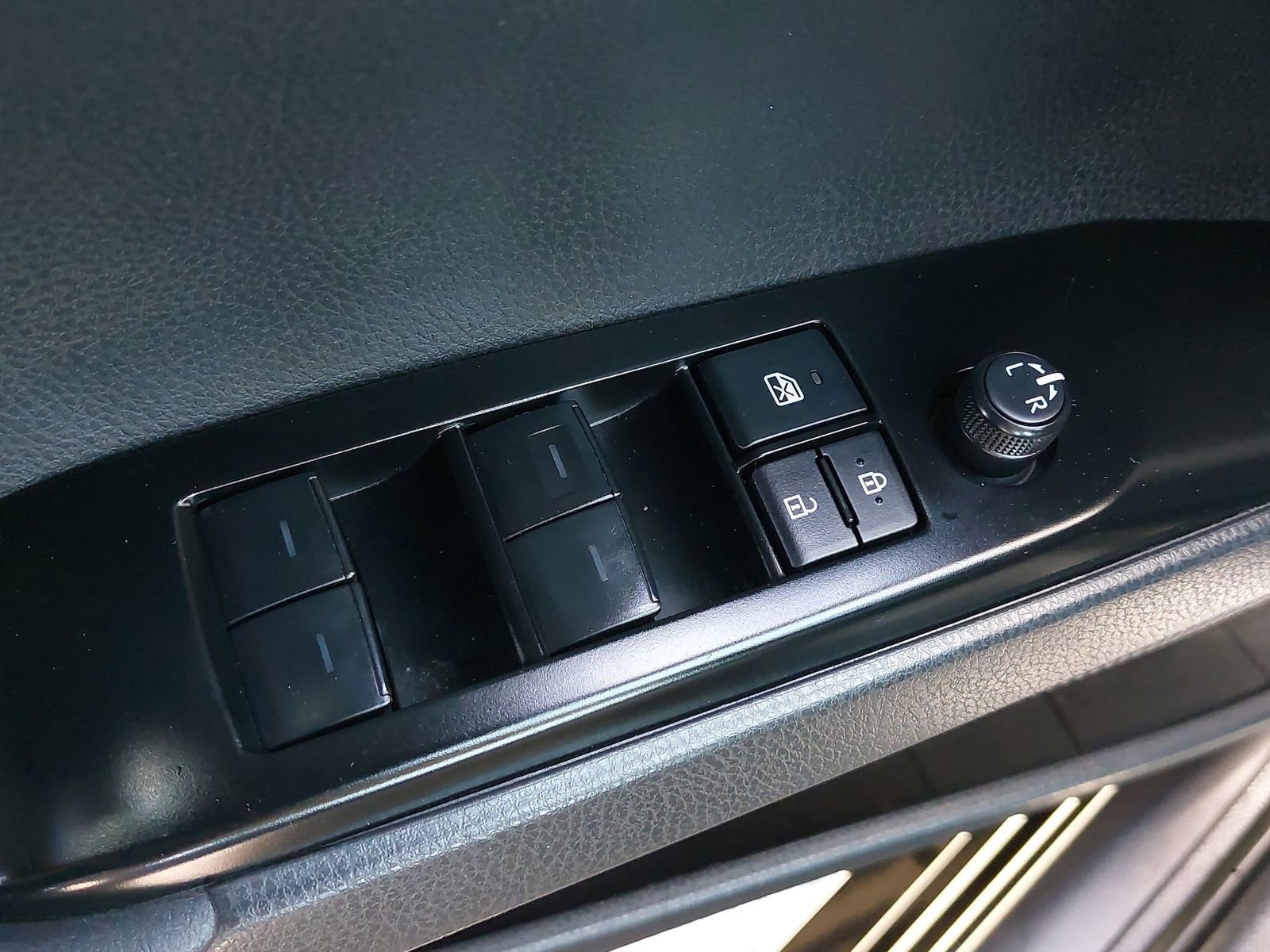 Used 2025 Toyota Camry LE AWD/4WD image 26