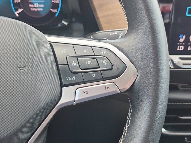 Used 2025 Volkswagen Atlas SE FWD image 21