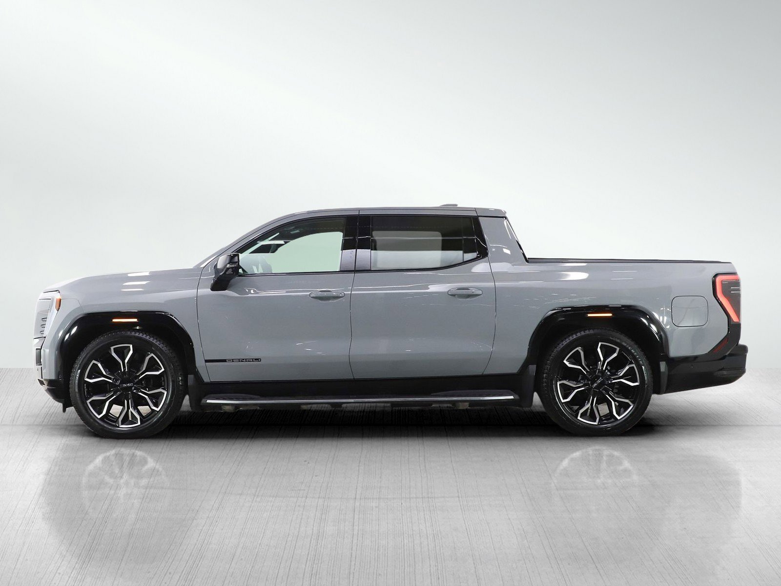 Used 2025 GMC Sierra EV Denali image 2