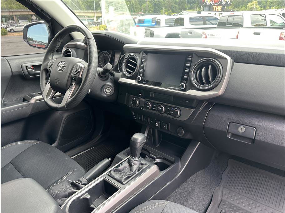 Used 2021 Toyota Tacoma SR5 w/ Trail Edition image 28