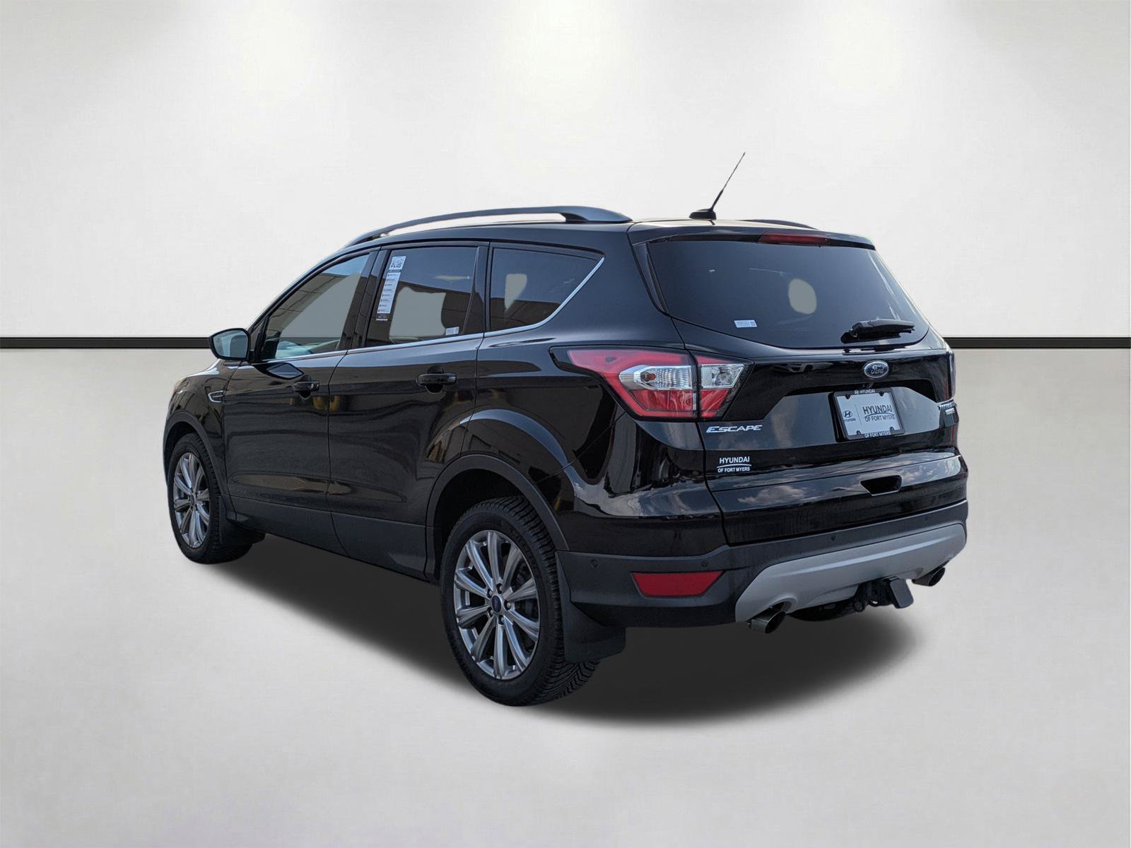 Used 2017 Ford Escape Titanium w/ Canadian Touring Package AWD/4WD image 7