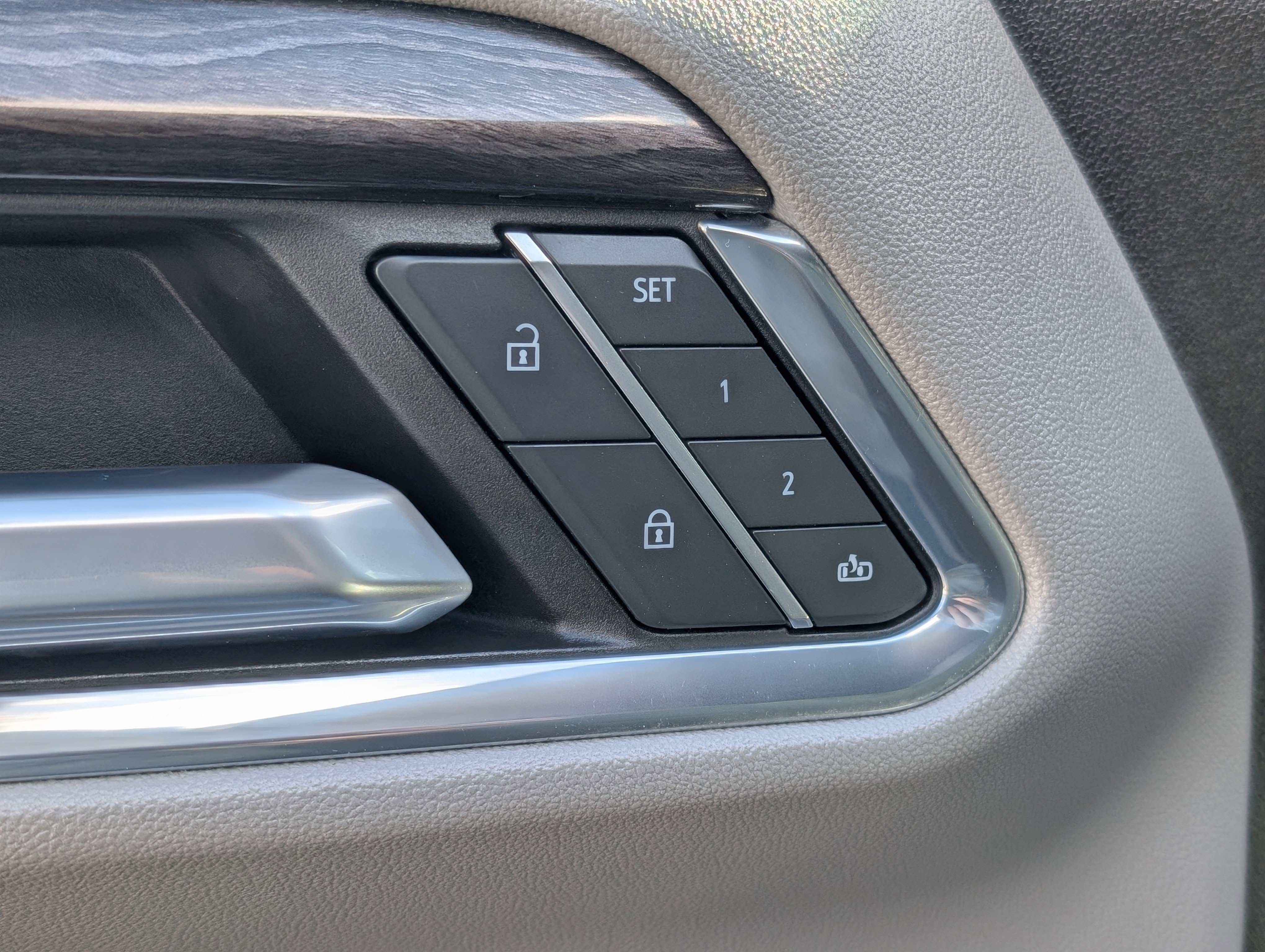 Used 2023 Chevrolet Silverado 1500 LTZ w/ LTZ Convenience Package II image 29