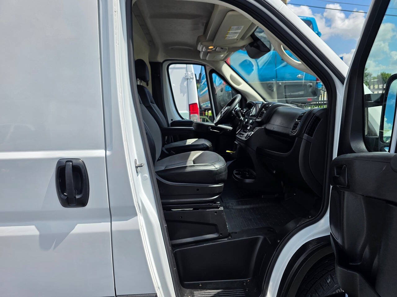 Used 2023 RAM ProMaster 1500 w/ Convenience Group FWD image 13