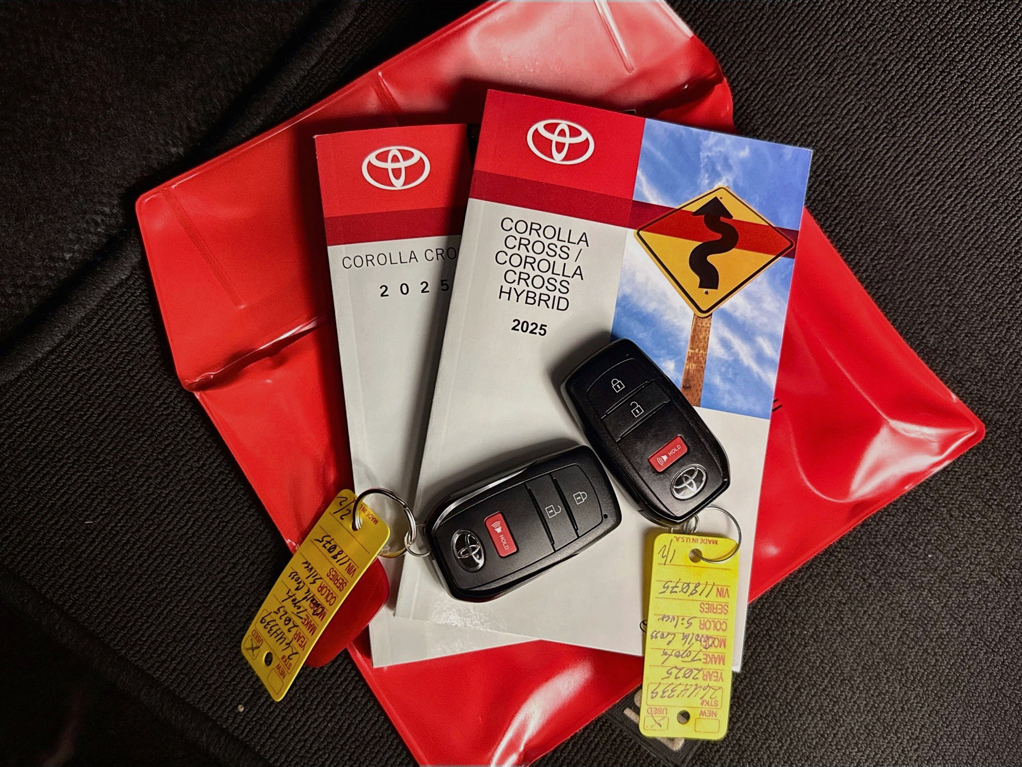 Certified 2025 Toyota Corolla Cross LE FWD image 34