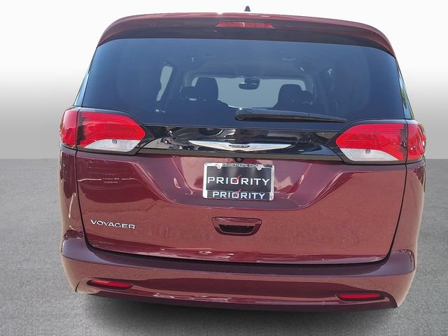 Used 2023 Chrysler Voyager LX FWD image 5