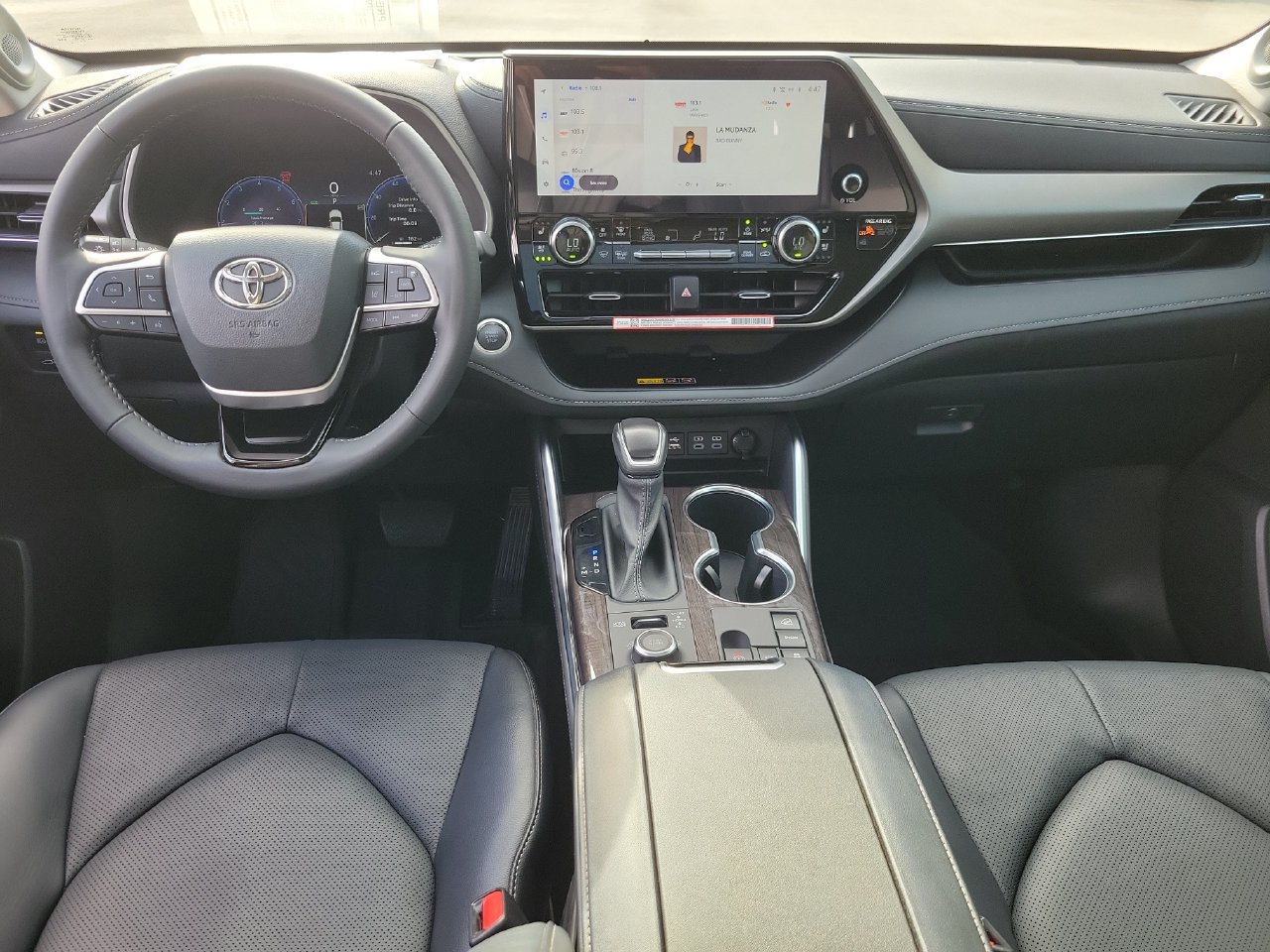 Used 2026 Toyota Highlander Limited AWD/4WD image 13
