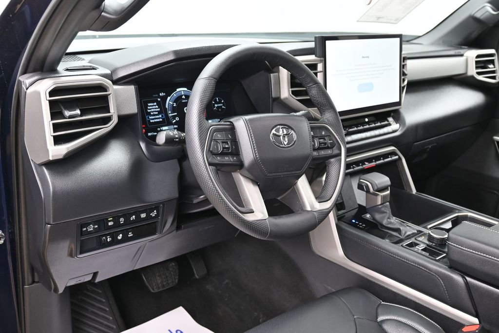 Used 2026 Toyota Tundra Limited AWD/4WD image 19
