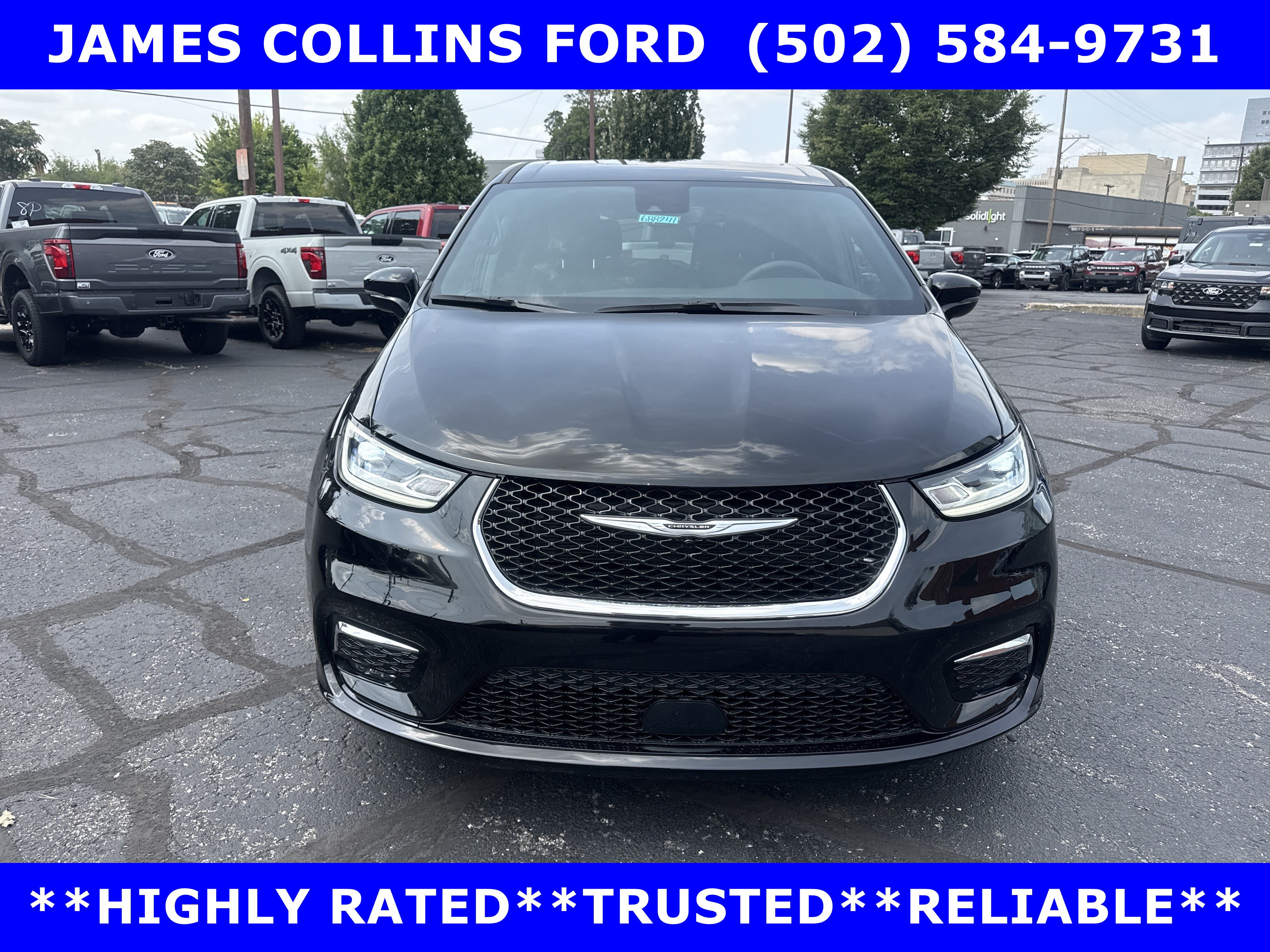Used 2025 Chrysler Pacifica Select FWD image 6