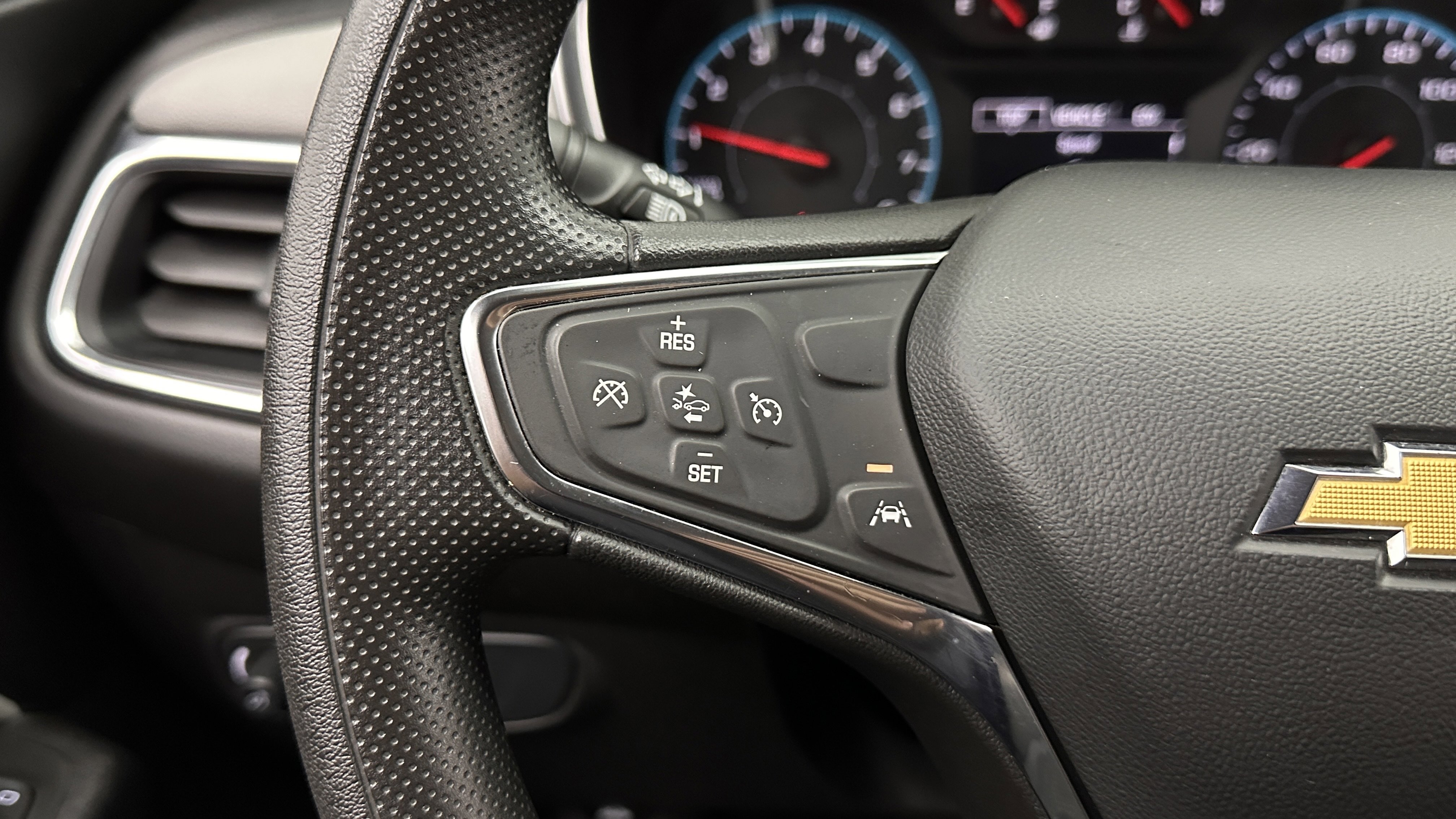 Used 2021 Chevrolet Equinox LS w/ LPO, Blackout Package image 16