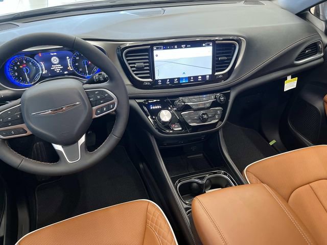 New 2026 Chrysler Pacifica Pinnacle w/ Trailer Tow Group AWD/4WD image 13