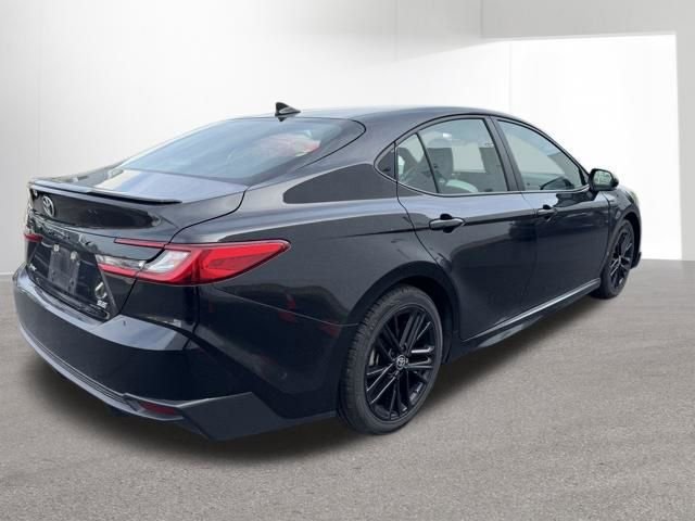 Used 2025 Toyota Camry SE FWD image 4