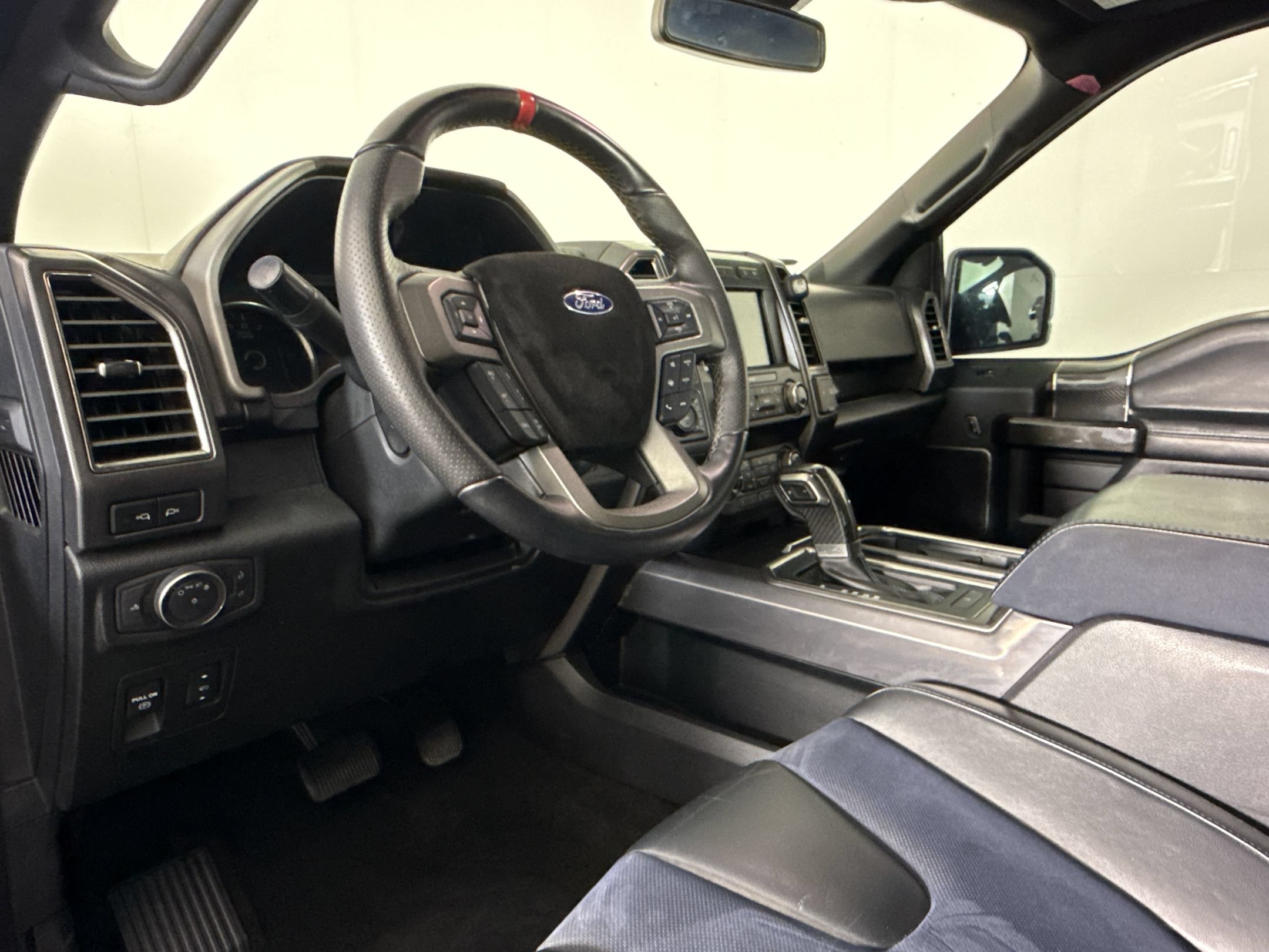 Used 2020 Ford F150 Raptor w/ Equipment Group 802A Luxury AWD/4WD image 4
