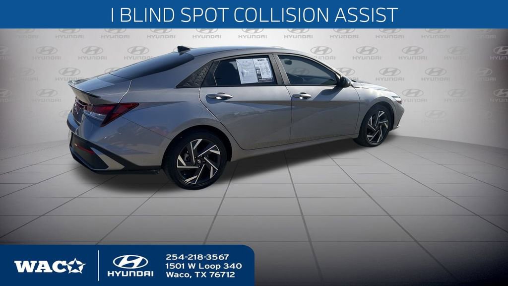 Used 2025 Hyundai Elantra Sport image 8