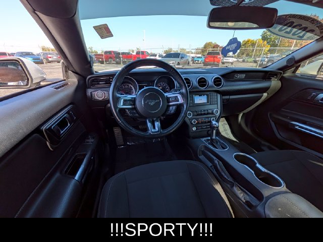 Used 2020 Ford Mustang Coupe RWD image 12