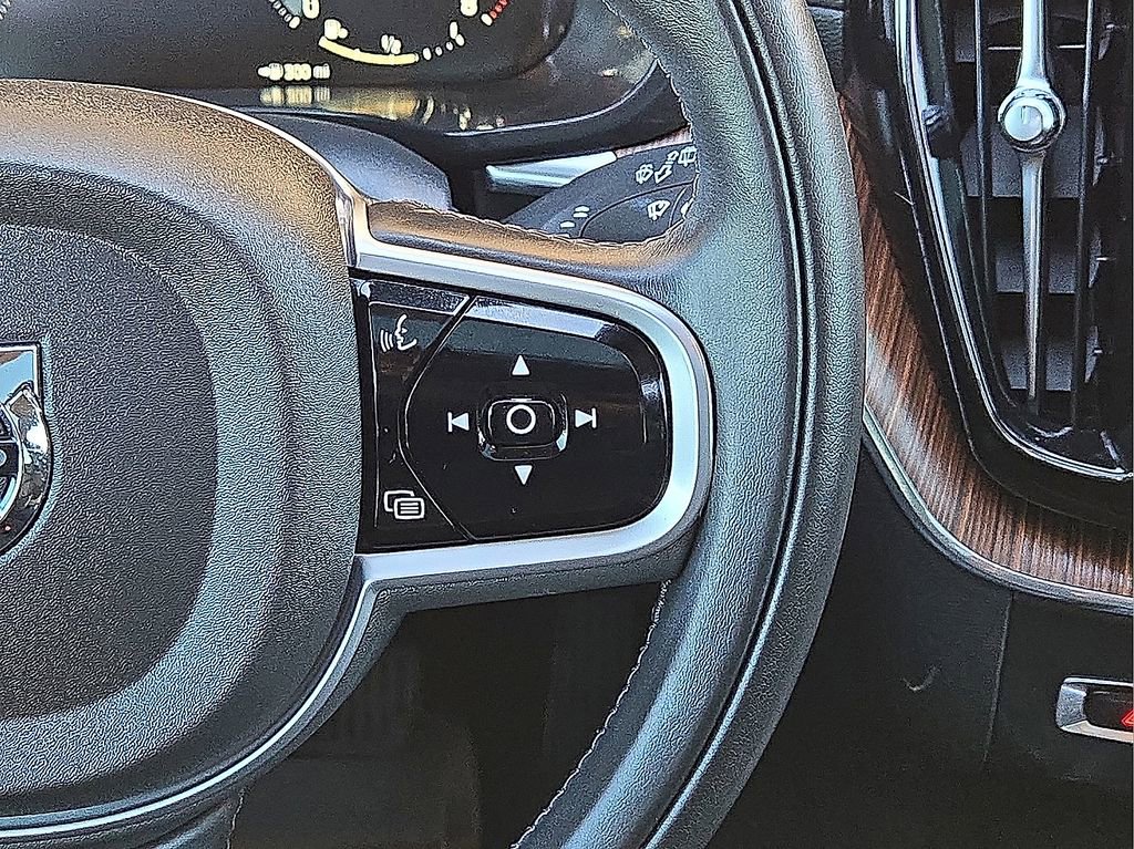 Certified 2020 Volvo XC60 T6 Inscription w/ Protection Package Premier image 21