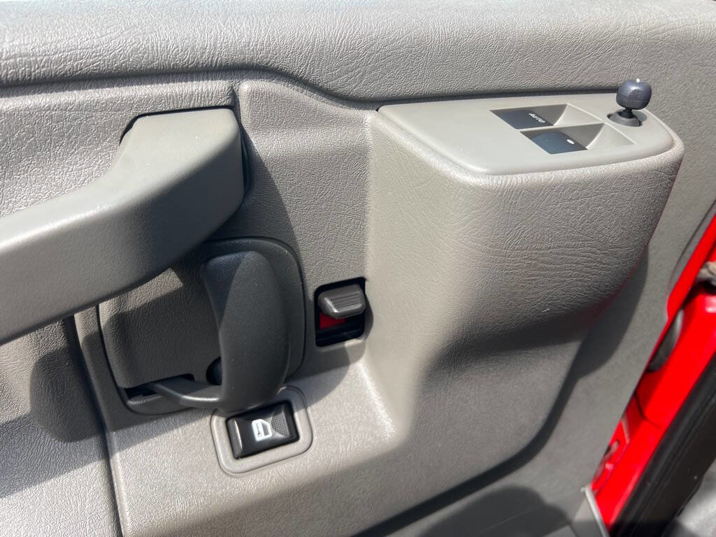 Used 2016 Chevrolet Express 3500 LS image 11