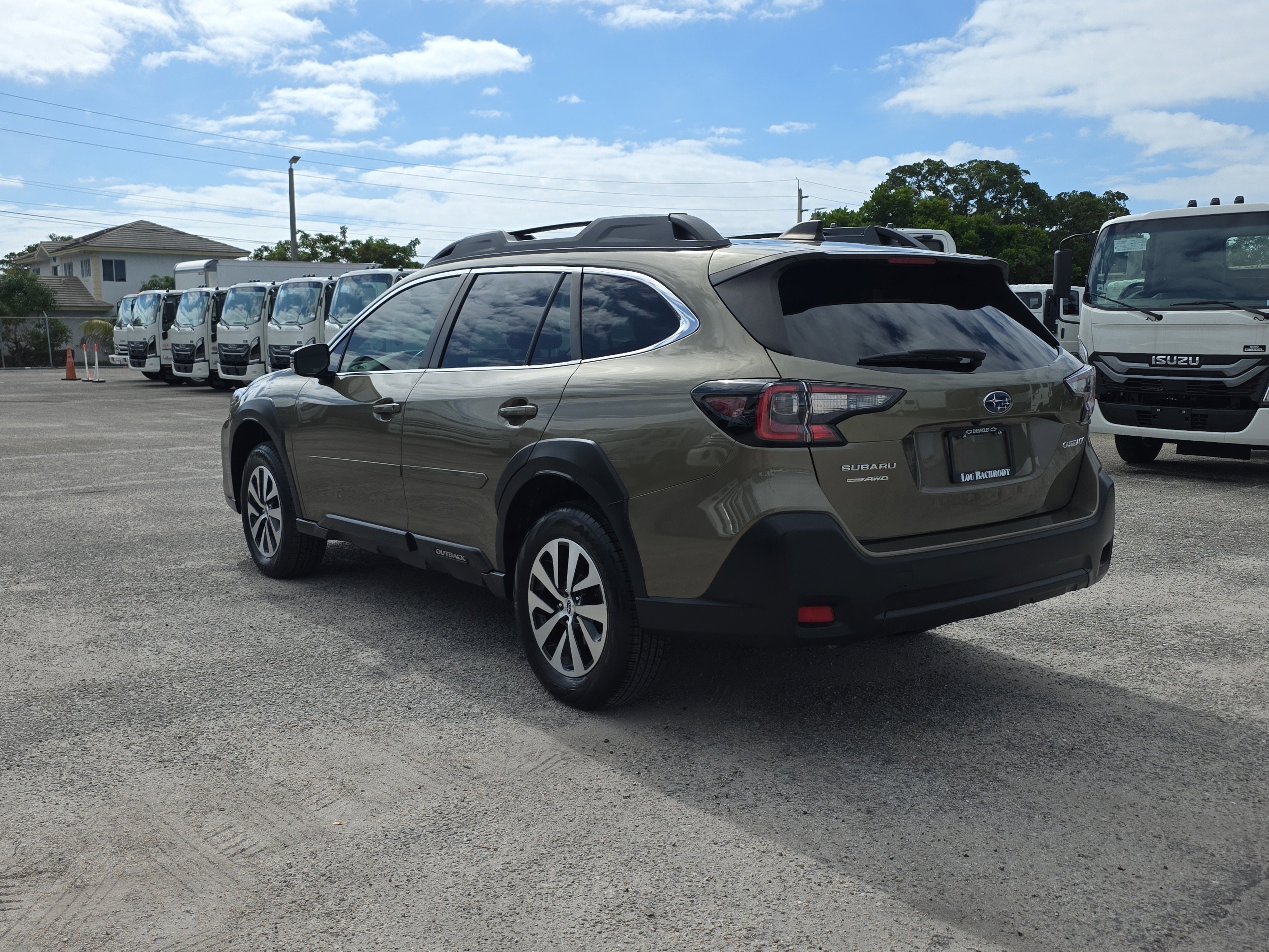 Used 2023 Subaru Outback Premium image 5
