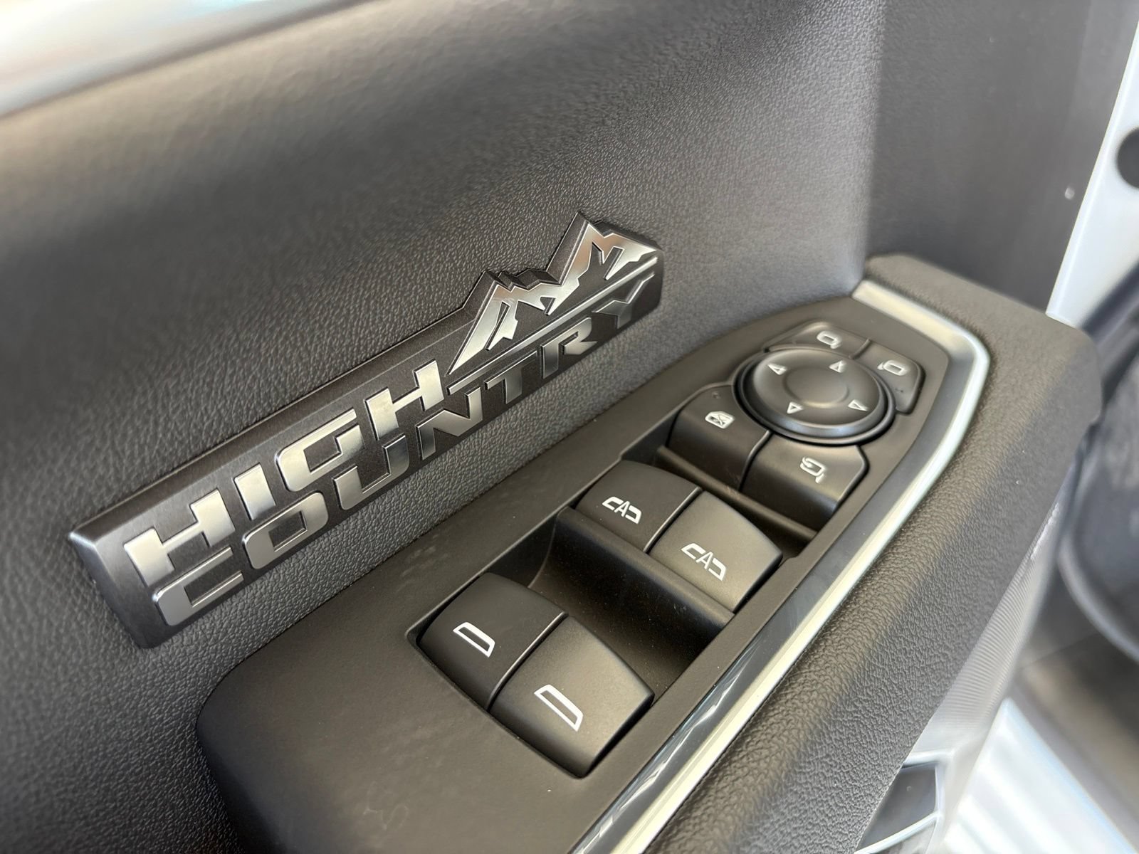 New 2026 Chevrolet Silverado 1500 High Country w/ High Country Premium Package AWD/4WD image 13