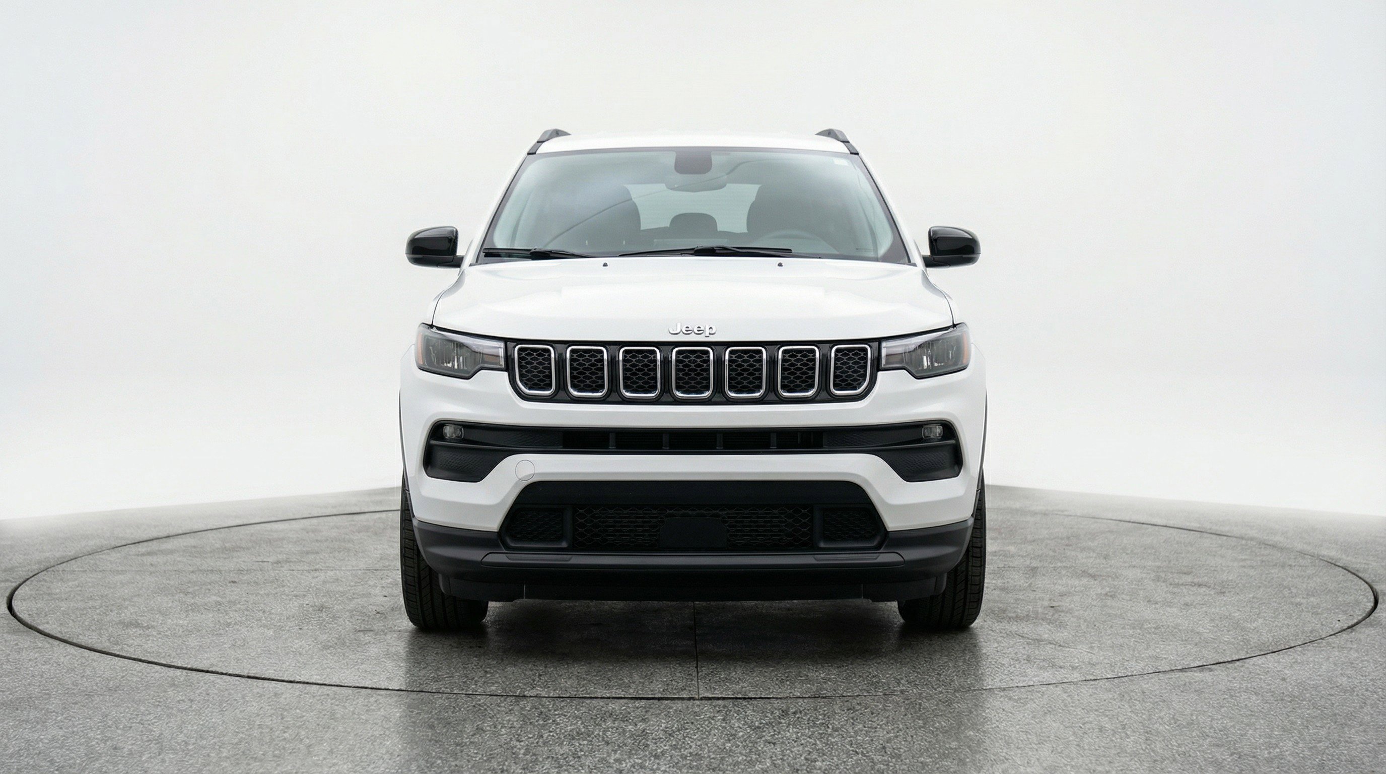 Used 2025 Jeep Compass Latitude image 2