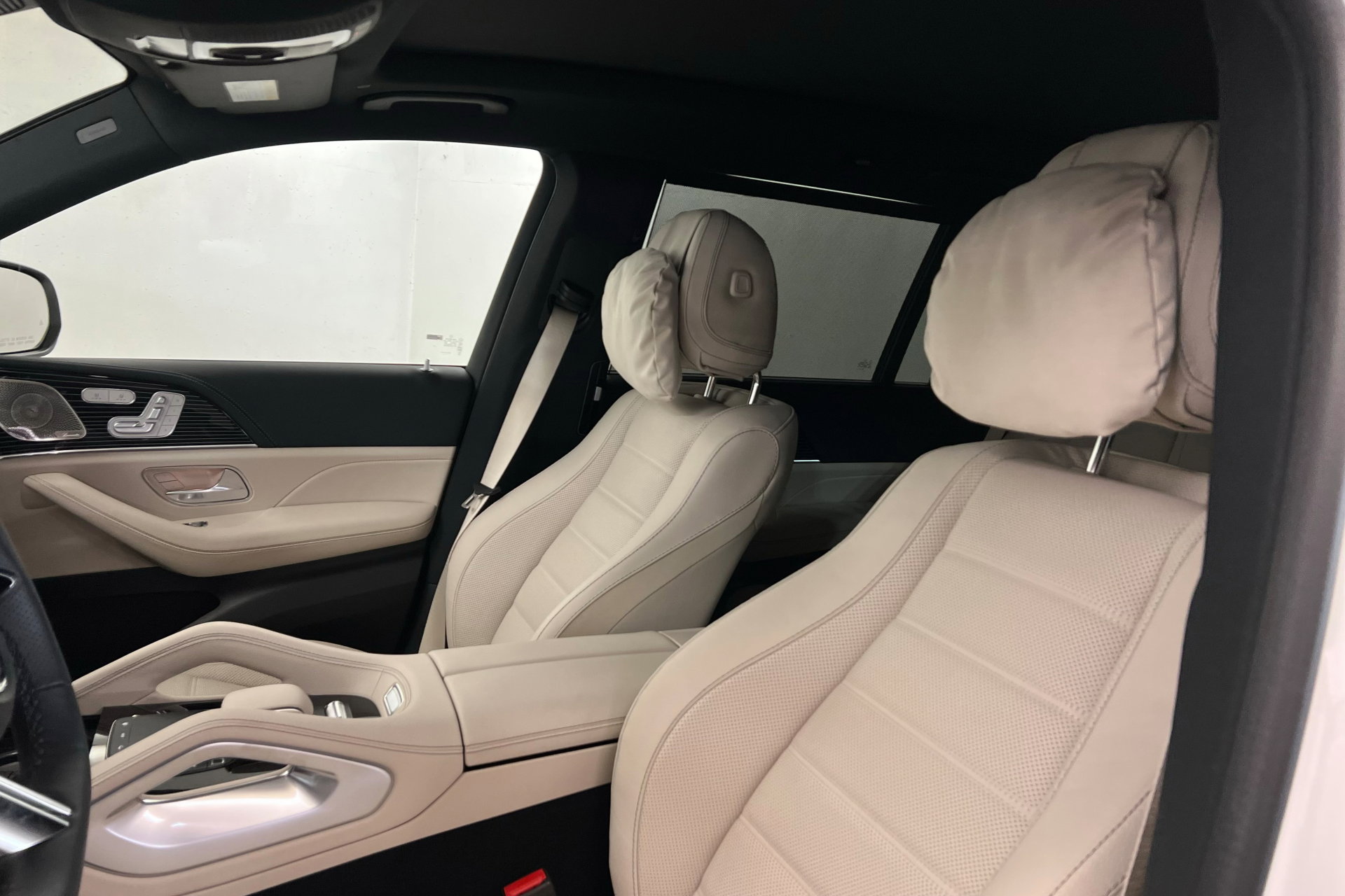 New 2026 Mercedes-Benz GLS 580 4MATIC image 17