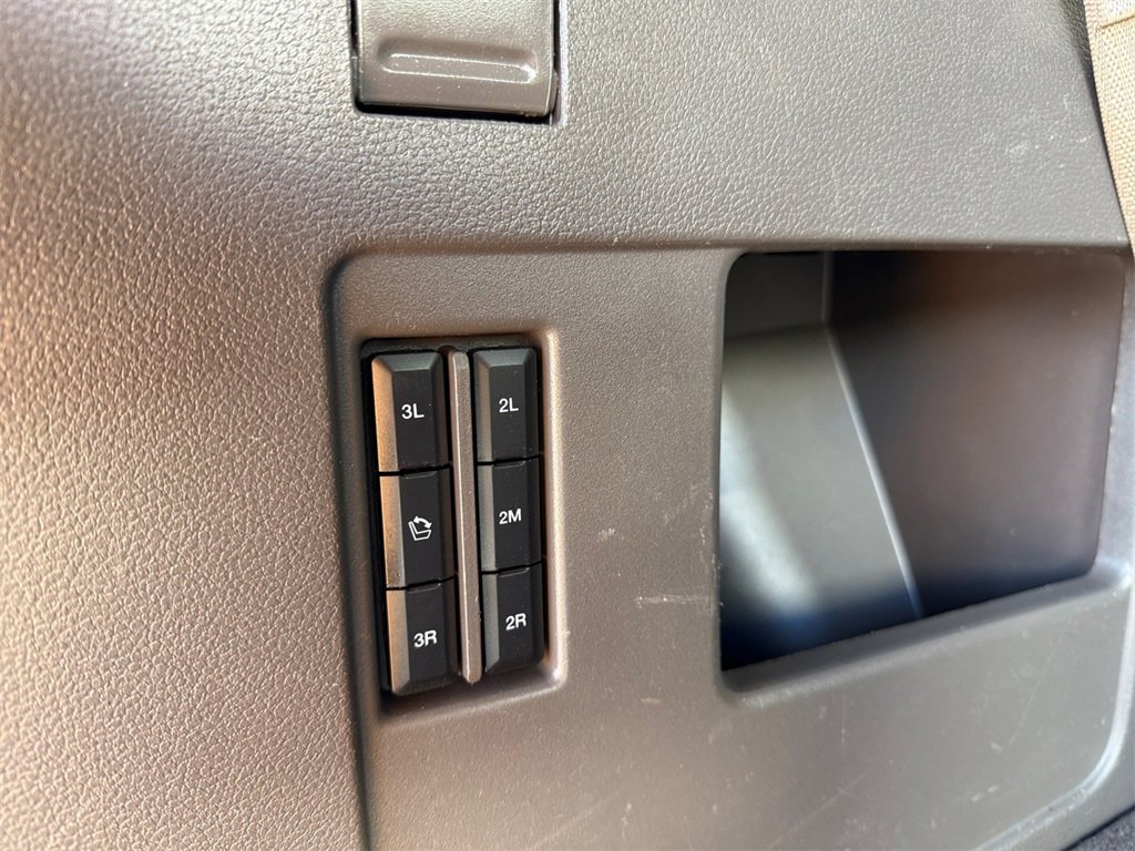 Certified 2019 Ford Expedition XLT w/ Equipment Group 202A image 17